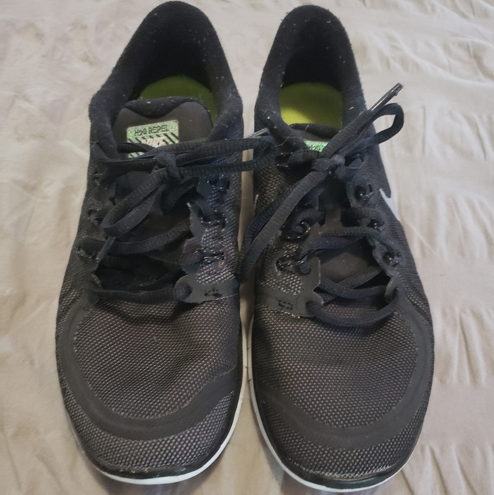 Nike reflective running shoes